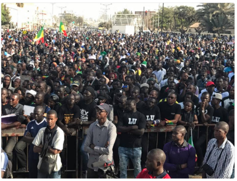 Photo-Forte mobilisation, du mouvement Y EN A MARRE à la Place de la Nation (ex-Obélisque)