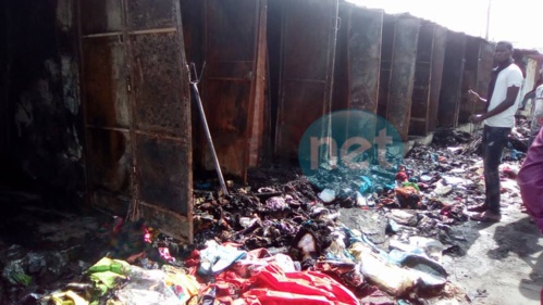 Photos-Le sinistre au marché HLM après l'incendie qui s'est déclaré vers 4h du matin en quelques images!!