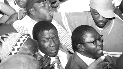 POUR EVITER LA FORCLUSION À « SOPI 2009 »: Pape Diop défonce la porte de la préfecture, Doudou Wade et Moussa Sy sèment la zizanie