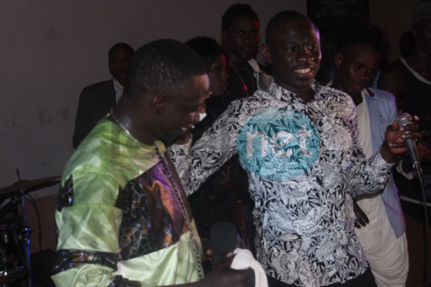 Photos- Pape Diouf à Pikine chez les siens le temps d'une soirée au cinéma Awa