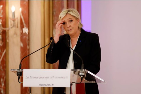 La candidate du Front National Marine Lepen reste toujours en tête des intentions de vote au 1er tour