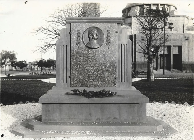 La stèle Mangin