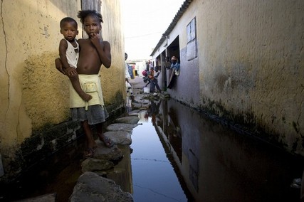 Actualité africaine : Les faibles politiques malgache et sénégalaise