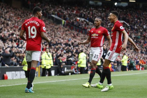 Vidéo-Premier League: Manchester United mate le leader Chelsea (2-0)