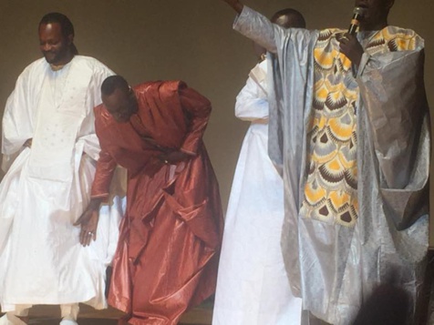 Revivez en images la soirée "Référendum Wiri Wiri" de la troupe "Soleil Levant" au Grand théâtre 