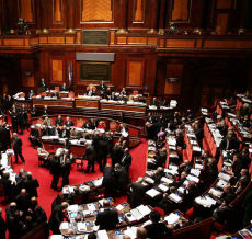 ITALIE: LE SENAT APPROUVE LE DECRET QUI OBLIGE LES MEDECINS DE DENONCER LES CLANDESTINS.