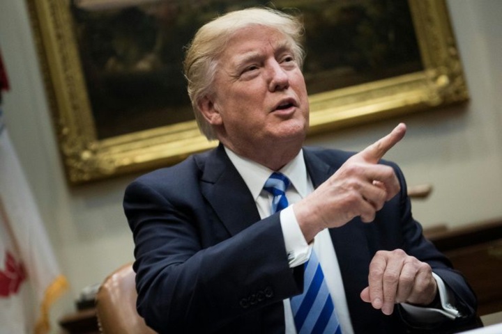 Donald Trump restreint un peu plus l'accès aux visas