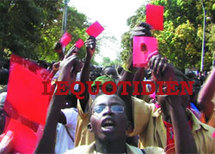 ARRIVEE DE WADE A ZIGUINCHOR Elèves et étudiants sonnent la révolte