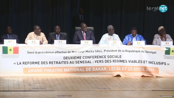 Le Président Macky Sall: "J’invite le gouvernement à porter les pensions minimales de retraite à 98% du smic" 