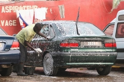 Laveur de voitures: Un boulot qui n’a pas la côte à Dakar