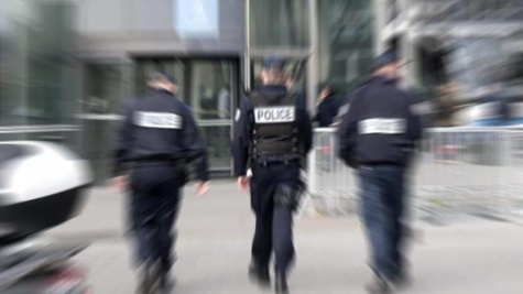 Déclarée morte par un médecin, elle revient à la vie entre les mains de la police