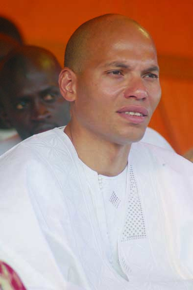 Karim Wade plonge à Dakar et marche à Podor