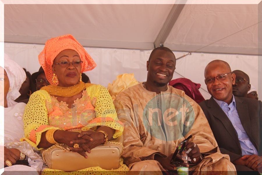  Pose de la première pierre des travaux de restructuration de la "Cité Baraka" par S.E Monsieur Macky Sall président de la république.