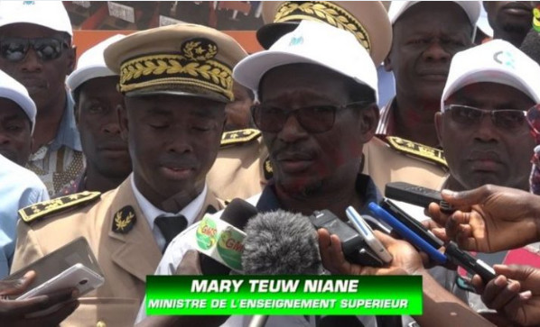 Le Ministre Mary Teuw Niane en visite des chantiers de l'UASZ