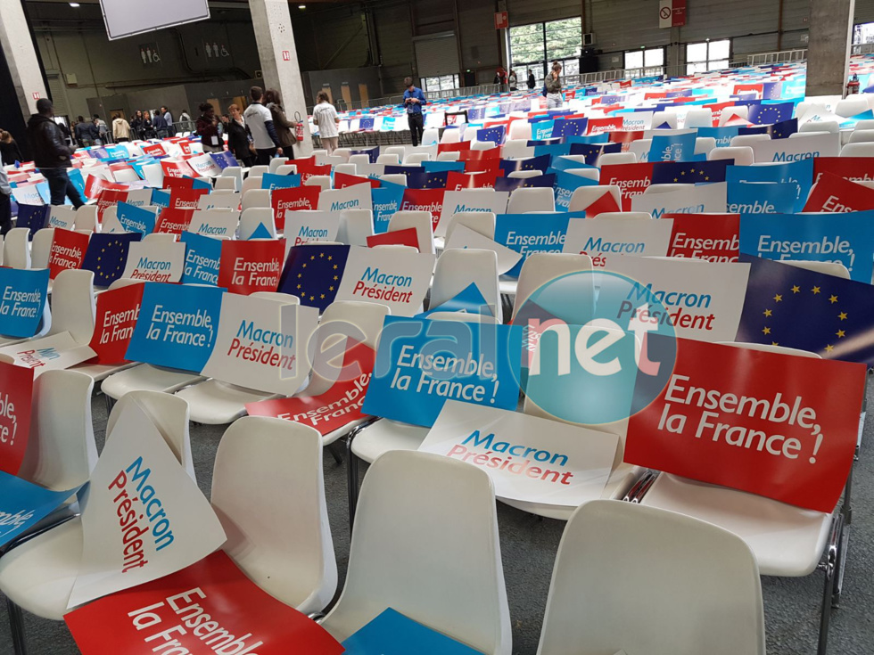 (09 Photos) En mode préparatifs pour le grand meeting de Macron à Paris, cet après-midi