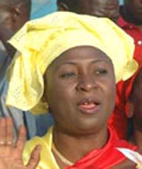 IMPLICATION DE ME WADE ET DEBACLE ELECTORALE DE LA COALITION SOPI 2009:La député Ndèye Fatou Touré invite le chef de l’État à tirer sa révérence et à dissoudre l’Assemblée nationale