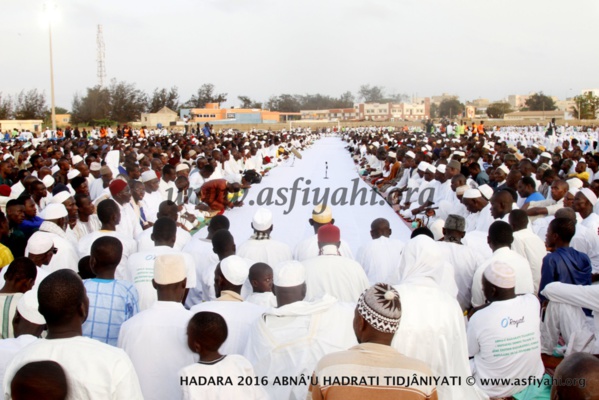Première sortie officielle du Khalife général des Tidianes, Serigne Abdoul Aziz Al Amine, ce vendredi au stade Amadou Barry à la Hadratoul Djumah