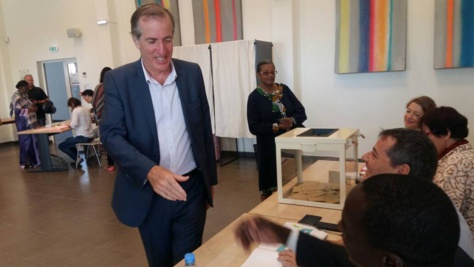 Second tour de la Présidentielle en France: Le vote de Son Excellence l'Ambassadeur Christophe Bigot à Dakar (Images)