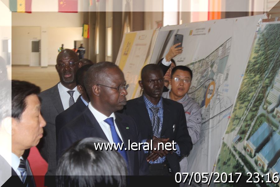 Vidéo-Photos: La visite du vice-président de la République populaire de Chine, M. Li Yuanchao au parc industriel de Diamniadio 