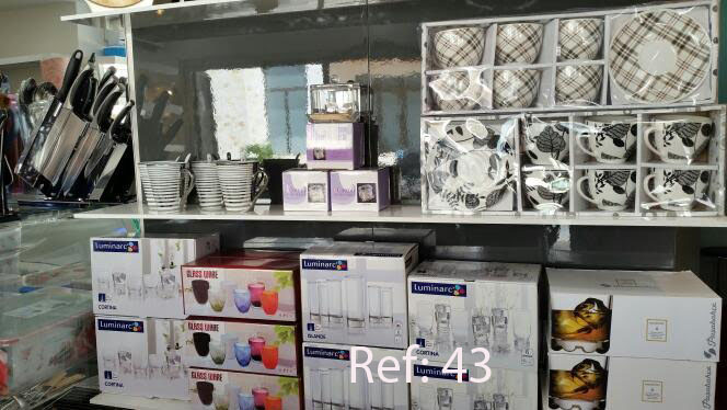 Un particulier vend ces jolis meubles de dernier design, 1ère qualité..