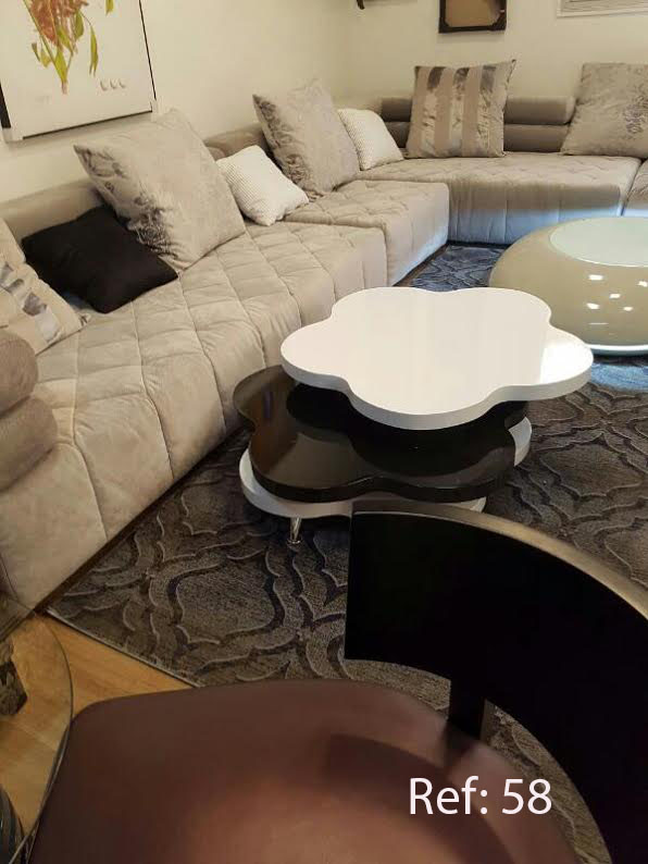 Un particulier vend ces jolis meubles de dernier design, 1ère qualité..