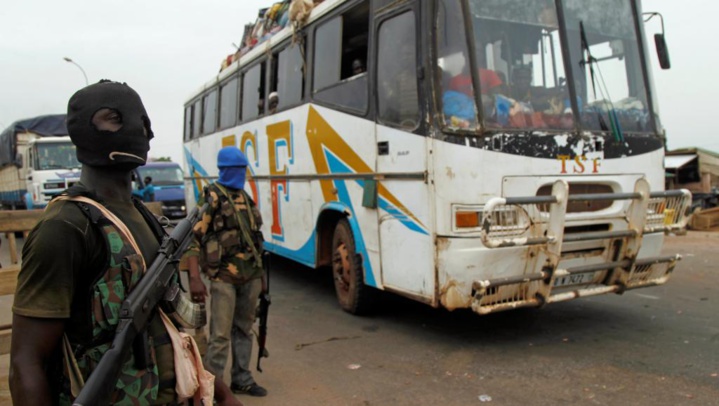 Soldats mutins à l'entrée de Bouaké, le 15 mai 2017