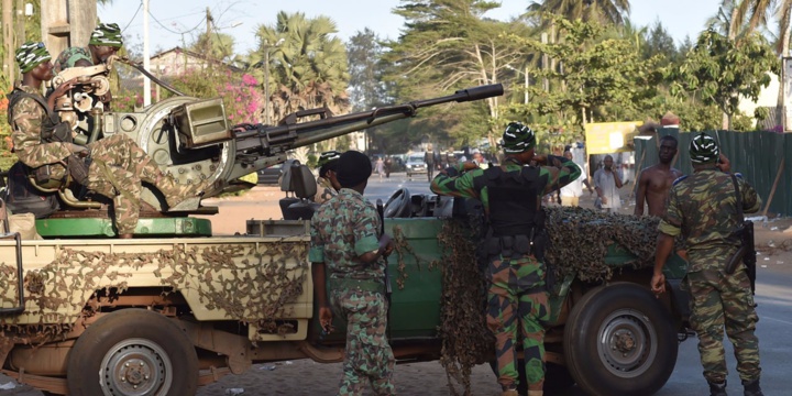 Retour des soldats mutins en caserne après l'accord accepté en Côte d'Ivoire