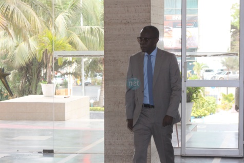 Voici le ministre Secrétaire d’Etat à la Communication, Yakham Mbaye à son arrivée à l'Assemblée nationale
