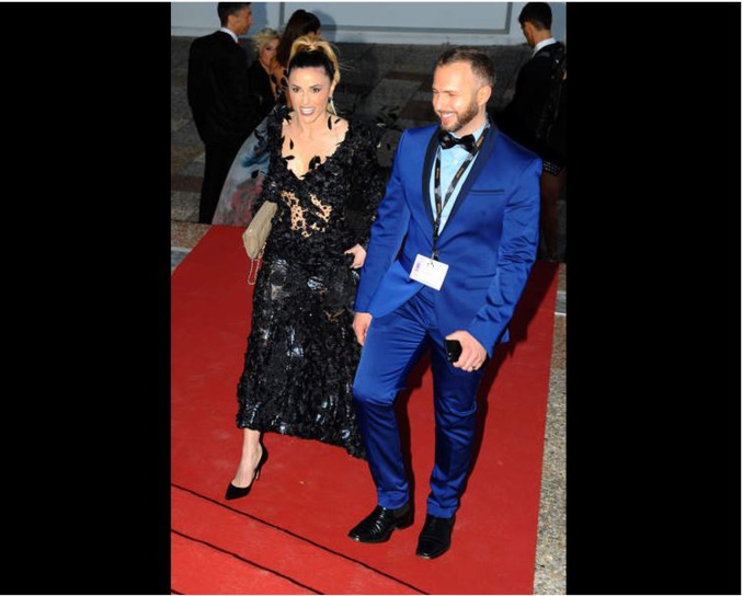 Global Gift Gala à Cannes : Eva Longo­ria sublime, Laurie Cholewa et Capu­cine Anav affichent leur décol­leté plon­geant