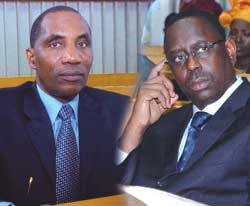 Sada Ndiaye hué, conspué et agressé par des partisans de Macky Sall Sada Ndiaye hué, conspué et agressé par des partisans de Macky Sall