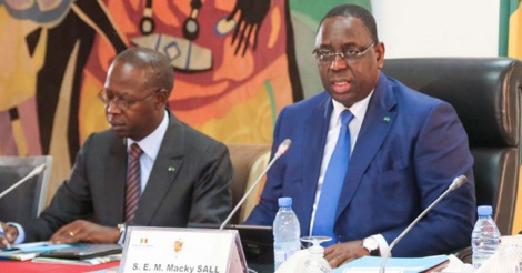 Macky Sall à ses ministres : "Il faudra défendre un bilan et arrêter de verser dans le folklore" Macky Sall à ses ministres : "Il faudra défendre un bilan et arrêter de verser dans le folklore"