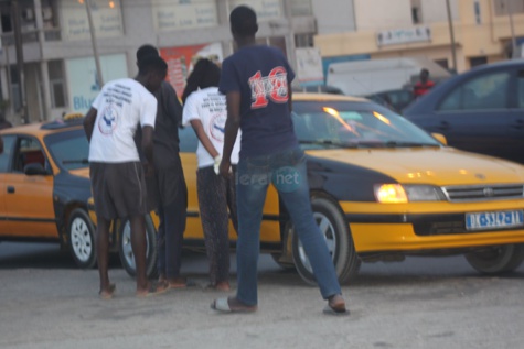 L'Association des jeunes engagés pour le développement de Ouest Foire fait dans le social et distribue des "Ndogou" en ce mois béni du Ramadan