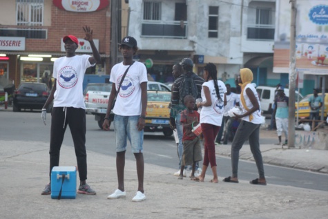 L'Association des jeunes engagés pour le développement de Ouest Foire fait dans le social et distribue des "Ndogou" en ce mois béni du Ramadan