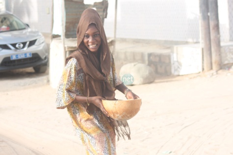 L'Association des jeunes engagés pour le développement de Ouest Foire fait dans le social et distribue des "Ndogou" en ce mois béni du Ramadan
