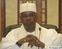 [CONFIDENTIEL] NOUVEAU PARTI PRESIDENTIEL : Le PDS absorbe ses alliés sauf l’URD, Djibo Ka dit non à Wade.
