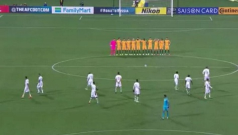 Vidéo: Les joueurs saoudiens ont refusé l'hommage aux victimes de Londres