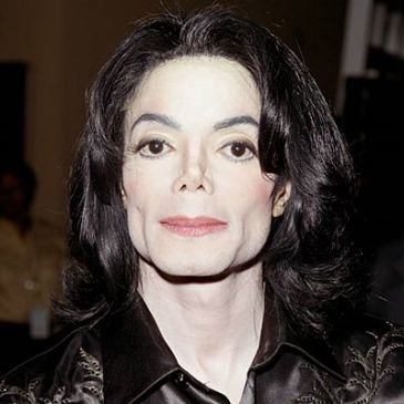 Michael Jackson, victime d'un arrêt cardiaque, serait dans le coma