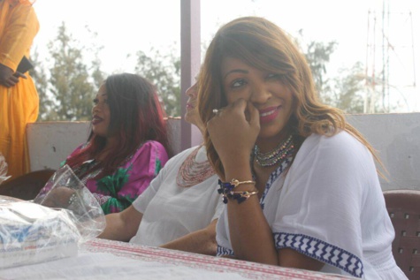 Viviane Chidid très chic en blanc