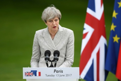 L'incendie de Londres retarde l'annonce d'un accord de gouvernement