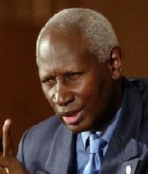 Abdou Diouf pour une action d’envergure apte à ’’ détruire la souffrance ’’ des peuples