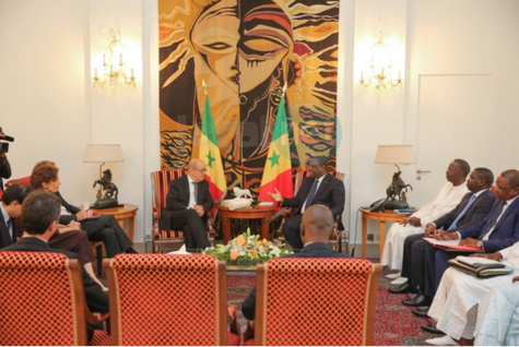 Photos: Le Président Macky Sall a reçu en audience Jean Yves Le Drian ce vendredi