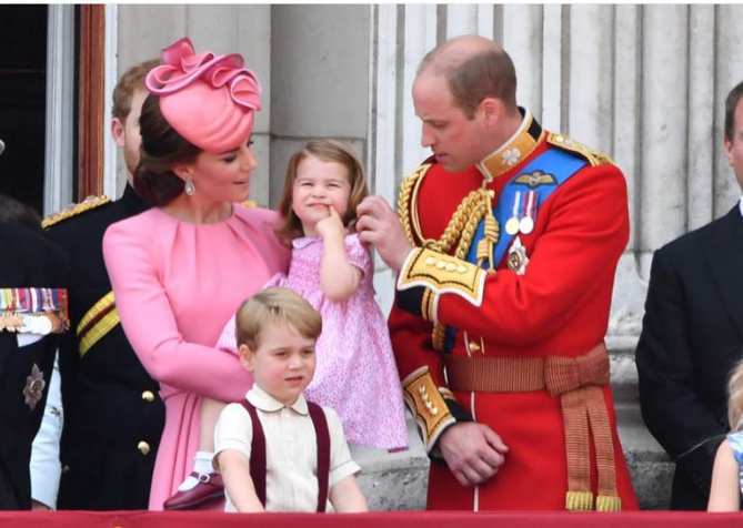 91e anniversaire de la reine Elizabeth - Kate Middleton divine, George et Charlotte TRÈS mignons (photos)