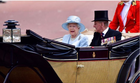 91e anniversaire de la reine Elizabeth - Kate Middleton divine, George et Charlotte TRÈS mignons (photos)