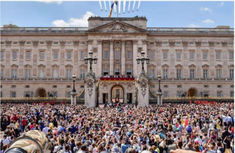 91e anniversaire de la reine Elizabeth - Kate Middleton divine, George et Charlotte TRÈS mignons (photos)