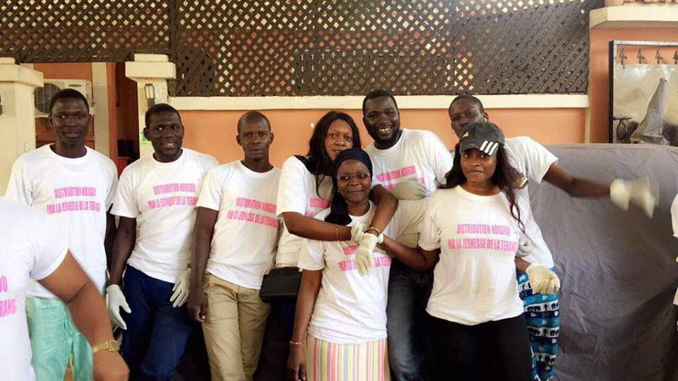 20 photos : la distribution de ndogou par l'association CI BIIR XöL, la Jeunesse de la Téranga dakaroise