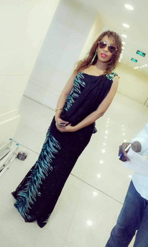 Appréciez la robe de Viviane Chidid