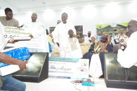 Photos-Remise de Prix de la 5e édition du "Concours Prix international Cheikh Ibrahima Niass" pour le récital du Saint Coran