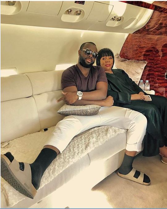 PHOTO-Maître Gims partage un tendre moment de complicité avec sa mère