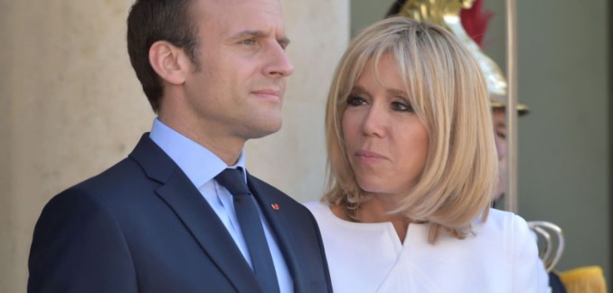 La réaction d'Emmanuel Macron lorsqu'on offre à sa femme une... crème anti-âge