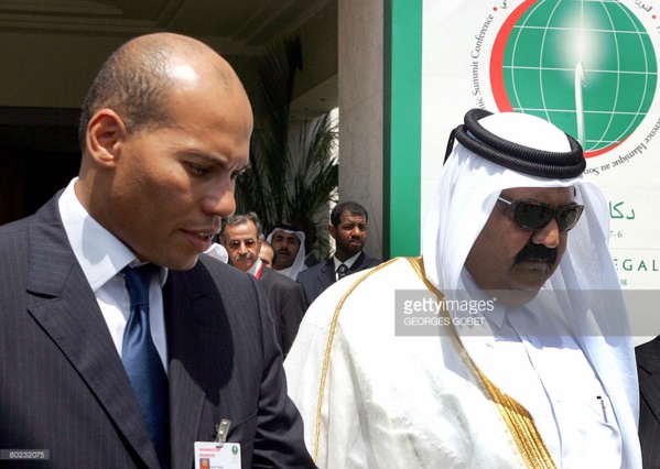 Karim Wade avec l’Emir du Qatar, Sheikh Hamad bin Khalifa Al-Thanile lors de la 11ème session du sommet de la conférence islamique le 13 mars 2008 à Dakar.
